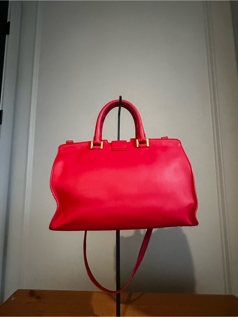 Saint Laurent Cabas Chyc in red smooth calfskin leather - Picture 4 of 13